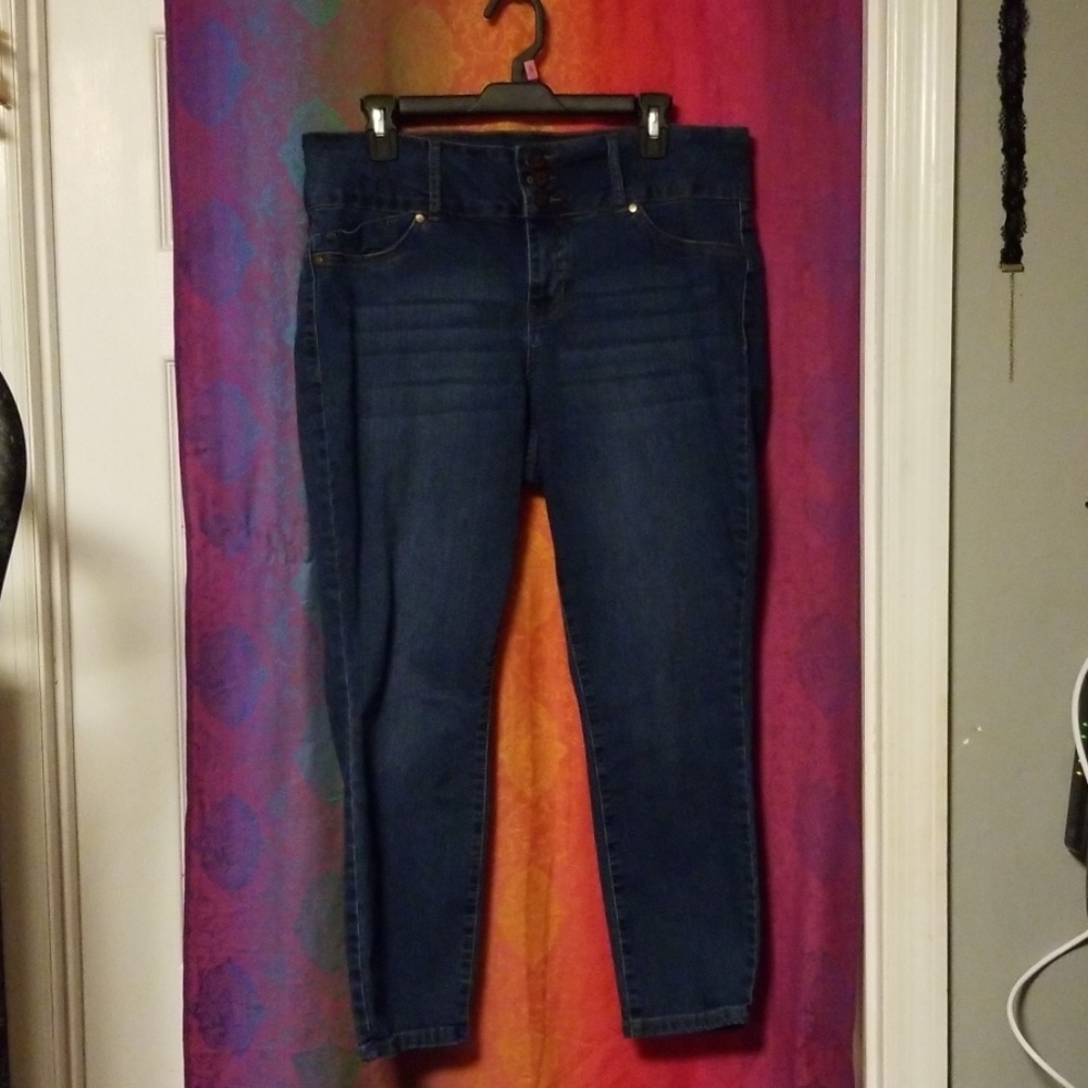 Blue jean capris